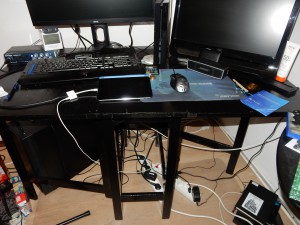 Klapptisch mit Equipment - Schwedische Möbel