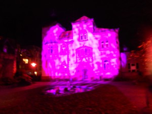 Recklinghausen leuchtete - Musikschule in verwaschenem pimk