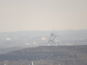 Tetraeder von der Halde Haniel aus gesehen - Halde Haniel