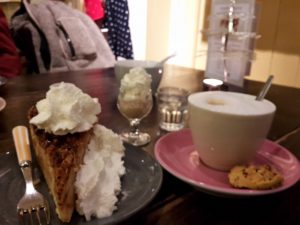 Apfelkuchen mit Sahne, Weihnachtliches Winterswijk