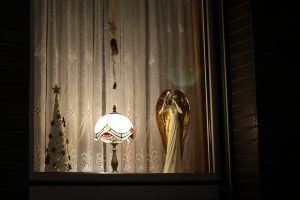 Engelfenster rechts, erleuchtete Fenster