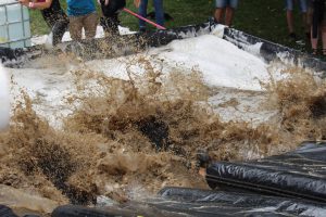 Nur noch Schlamm auf der Schlammrutsche